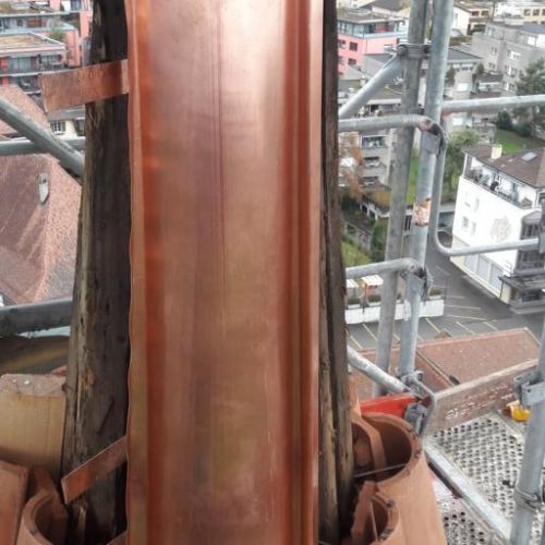 06 Kirchturm Münsingen Übergang Ziegel Kupfer
